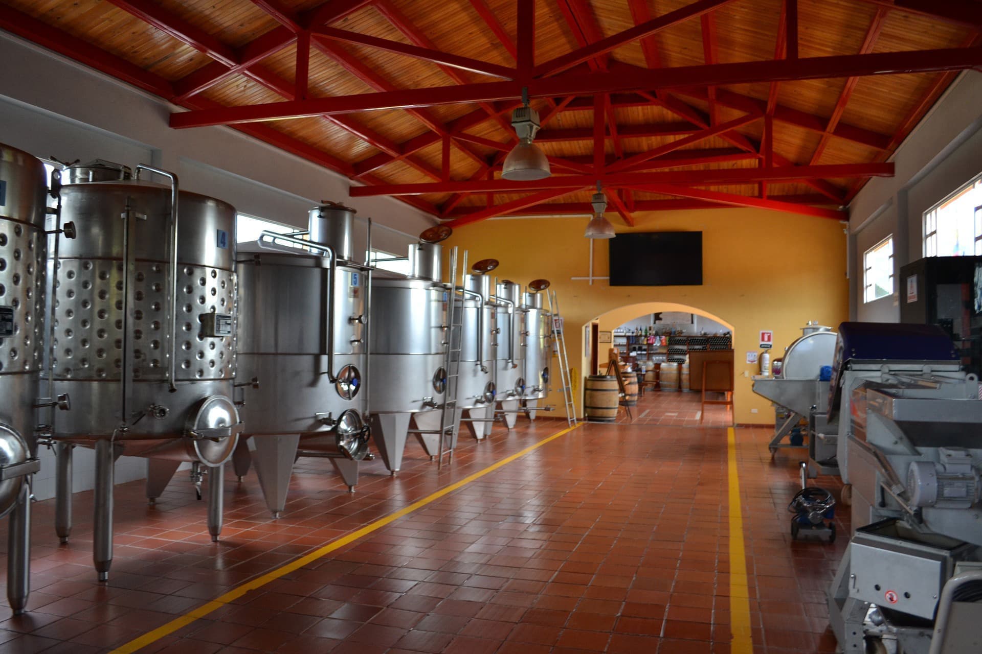 wine-664818_1920.jpg